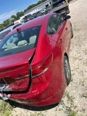 2018 Hyundai Elantra SEL - Exterior Rear Right Corner Image